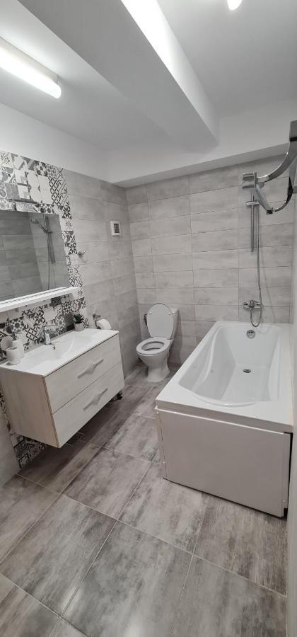 Apartament Bacovia Bacău Exteriör bild