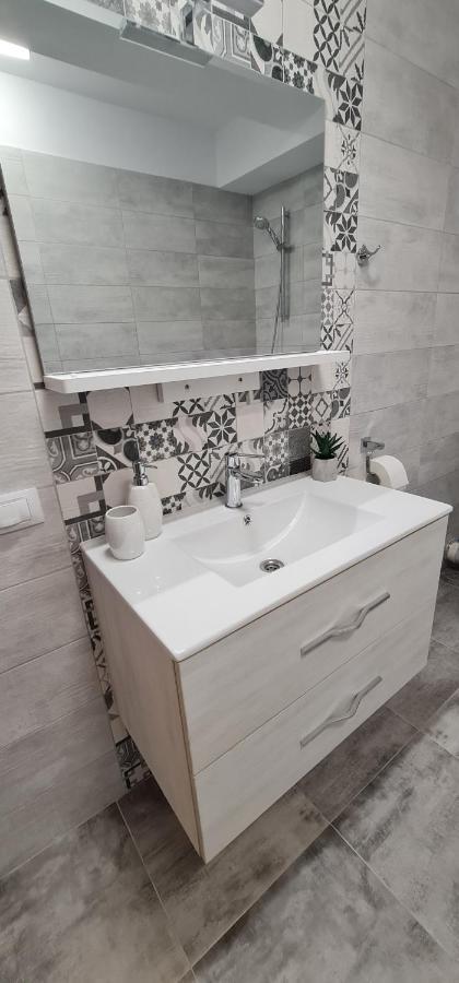 Apartament Bacovia Bacău Exteriör bild